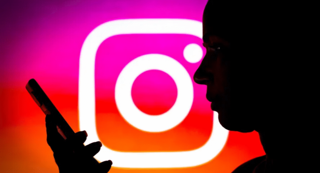 pessoa a aprendendo como silenciar alguém no Instagram